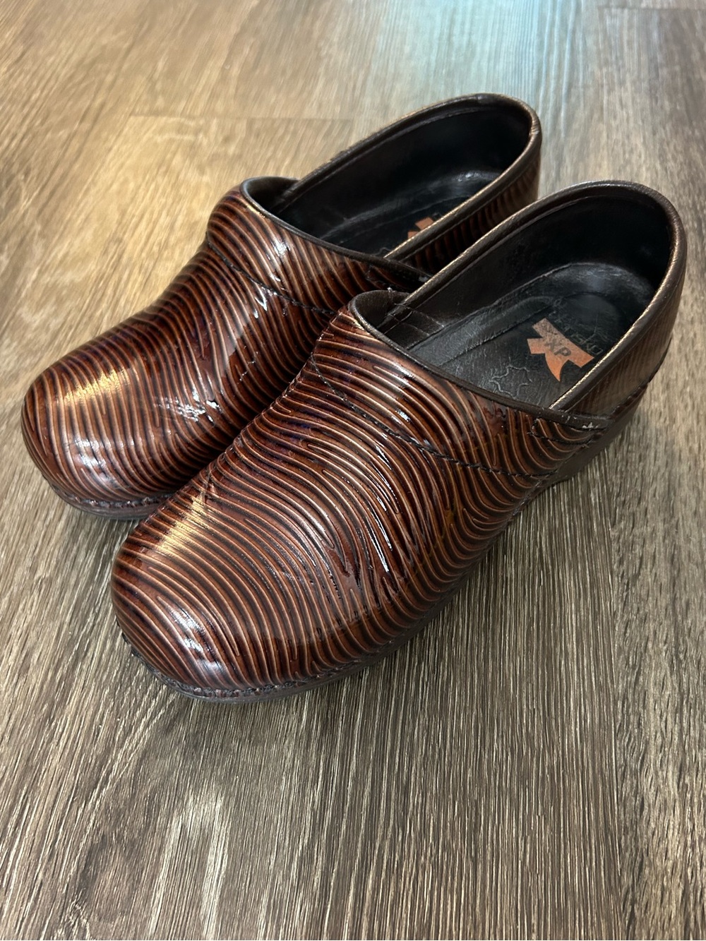Dansko XP Brown Striped Patent Leather Slip-On Clogs Size 6.5-7 Women’s EU 37